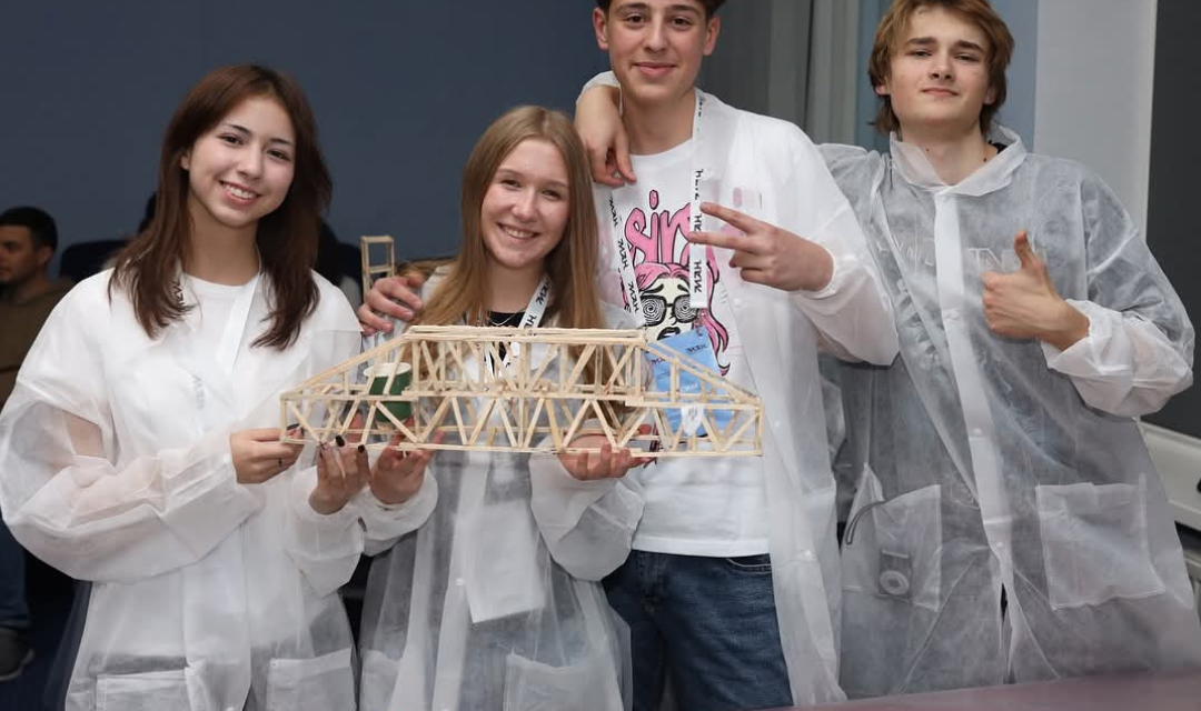 Здобувачі освіти Наукового ліцею Хортицької національної академії вибороли призові місця на Всеукраїнському інженерно-технологічному хакатоні Engineering HackFest у м. Рівне